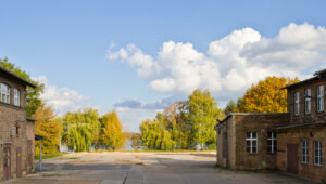 Blick auf den See vom Gelämde aus vor dem Umbau